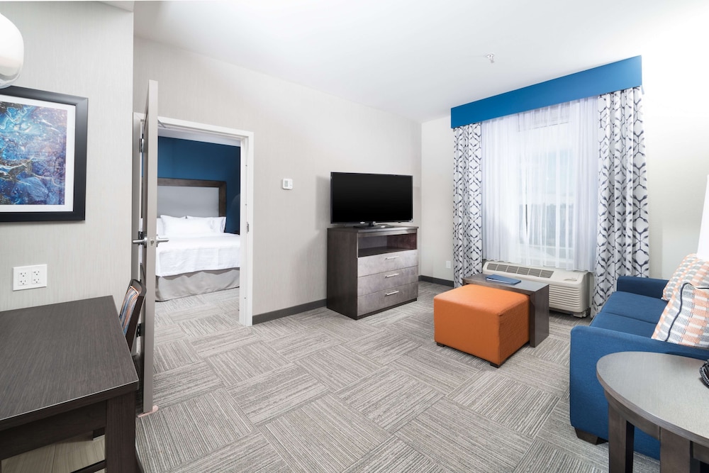 Suite, 2 Queen Beds, Accessible (Hearing) photo 2