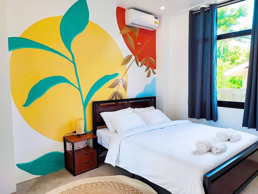 Standard Room, 1 Queen Bed photo 3