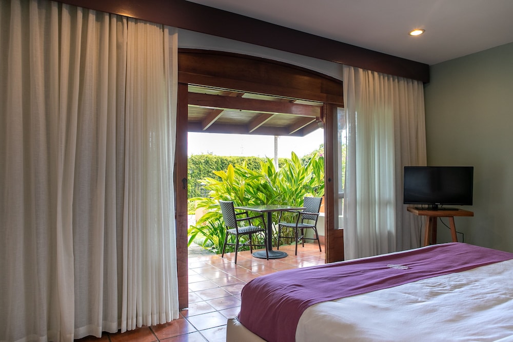 Deluxe Room, 1 King Bed, Garden View, Ground Floor - Photo 7
