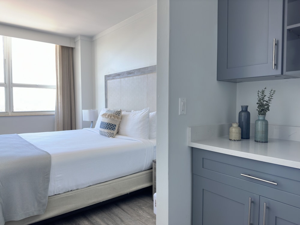 City Double Room, 1 King Bed, City View1812.01 photo 2