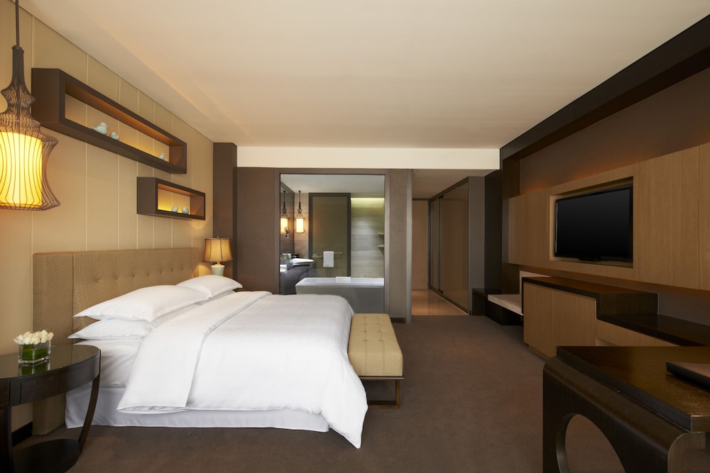 Executive Room, 1 King Bed - Photo 4