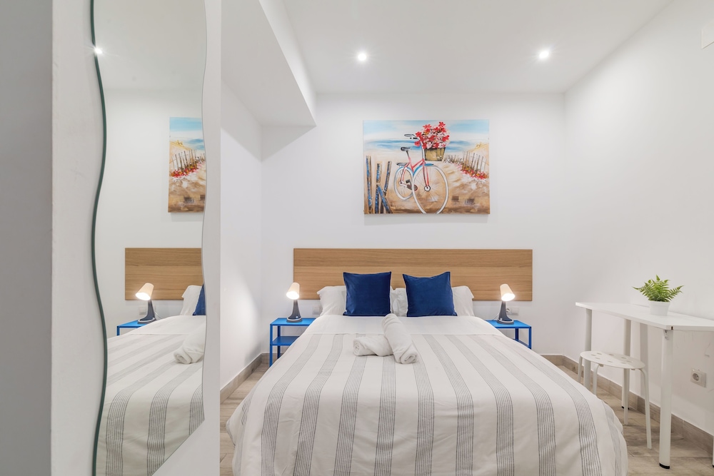 Basic Double Room, 1 Double Bed - Photo 5