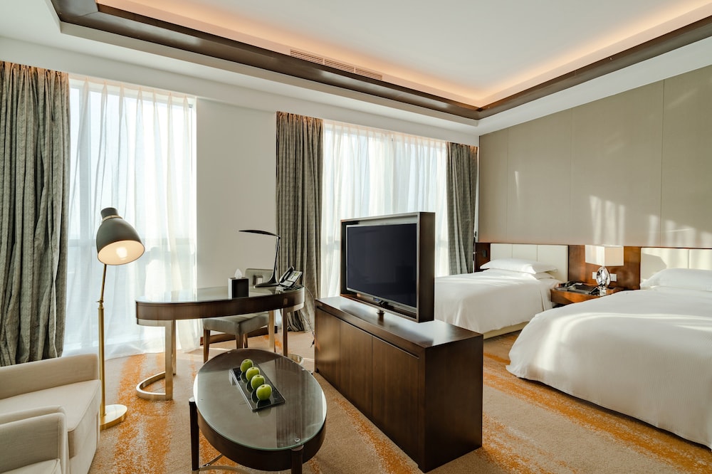 Spacious Sea View or City View Room With Lounge Access - Twin Bed - Photo 2