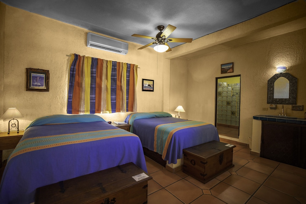 Standard Room, 2 Queen Beds