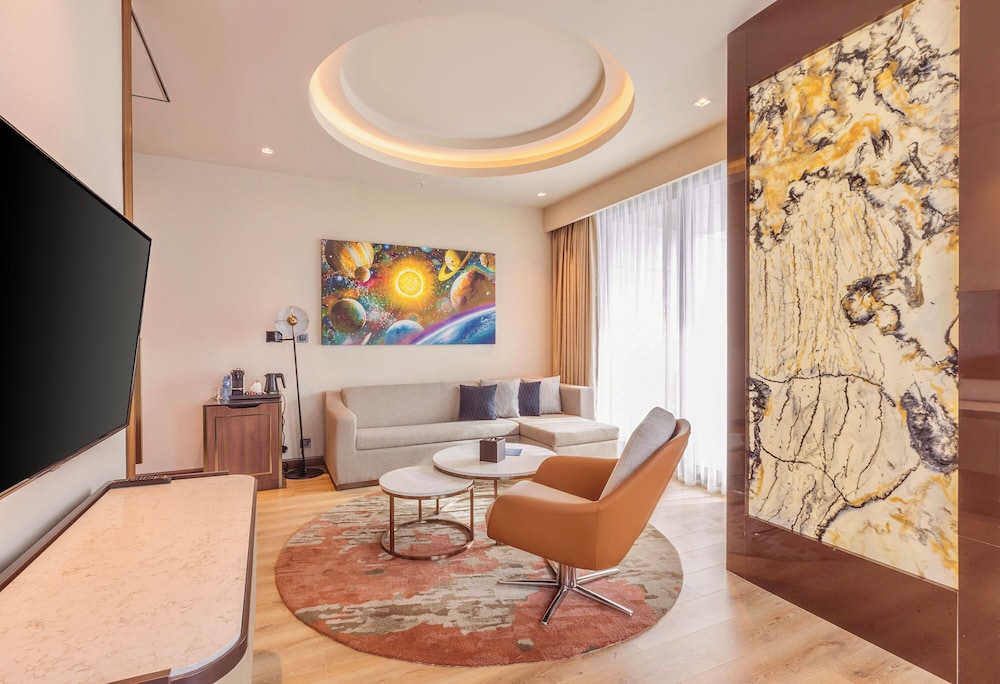 Suite - Photo 2