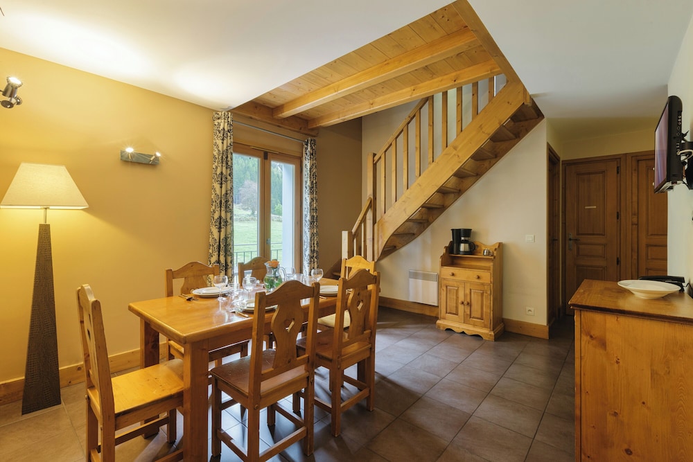 Family Apartment, Multiple Bedrooms (Vallorcine Buet 54 ski in / ski out) photo 1