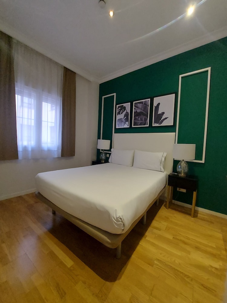 Family Apartment, Multiple Beds photo 3
