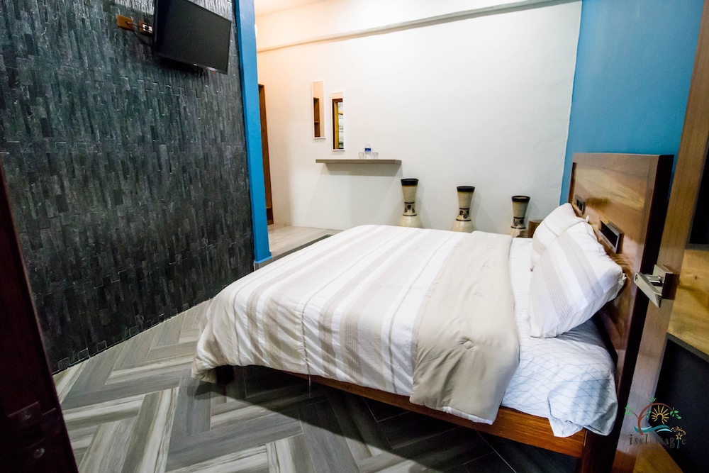 Luxury Room, 1 King Bed - Photo 2