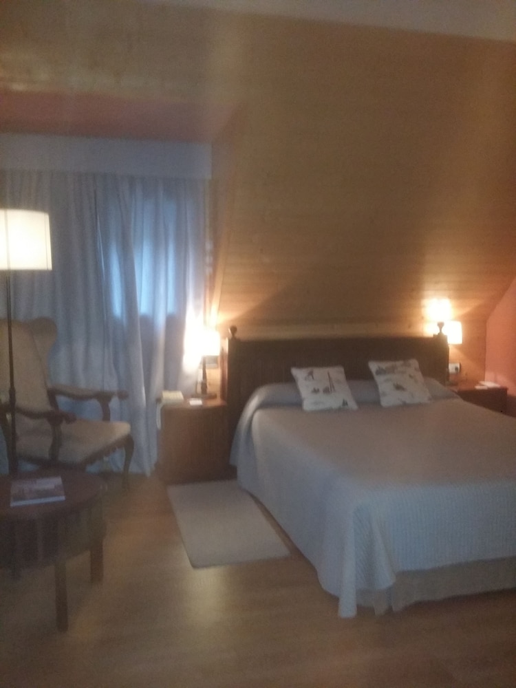 Standard Twin Room (2 Adults + 1 Child) photo 2