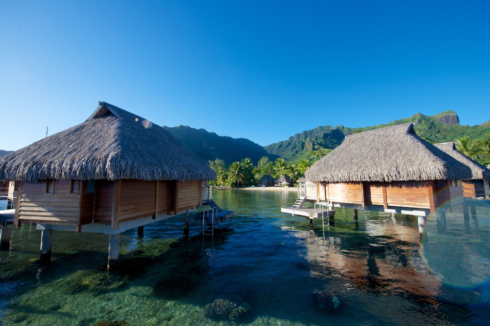 Overwater bungalow - Photo 2