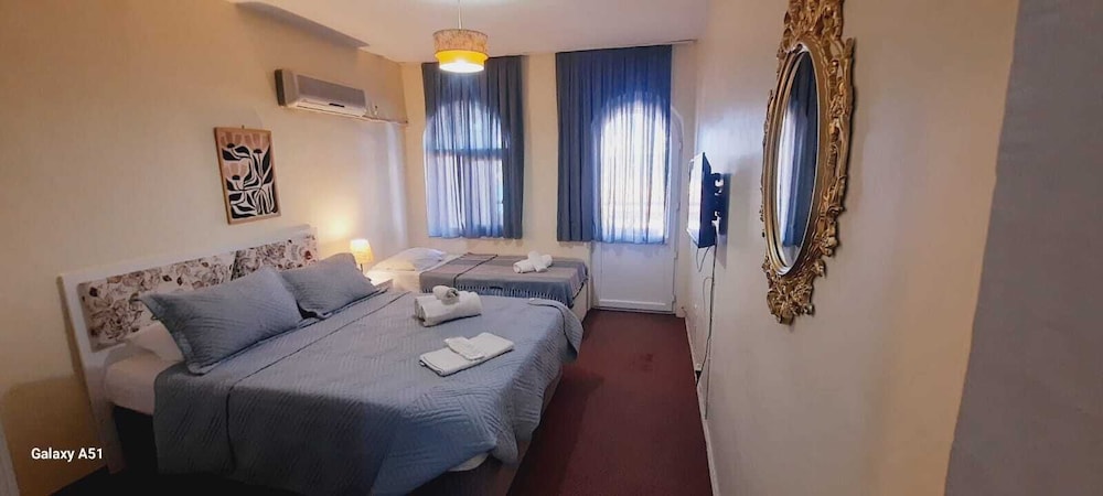 Standard Uc Kisilik Koy Manzarali Oda photo 1
