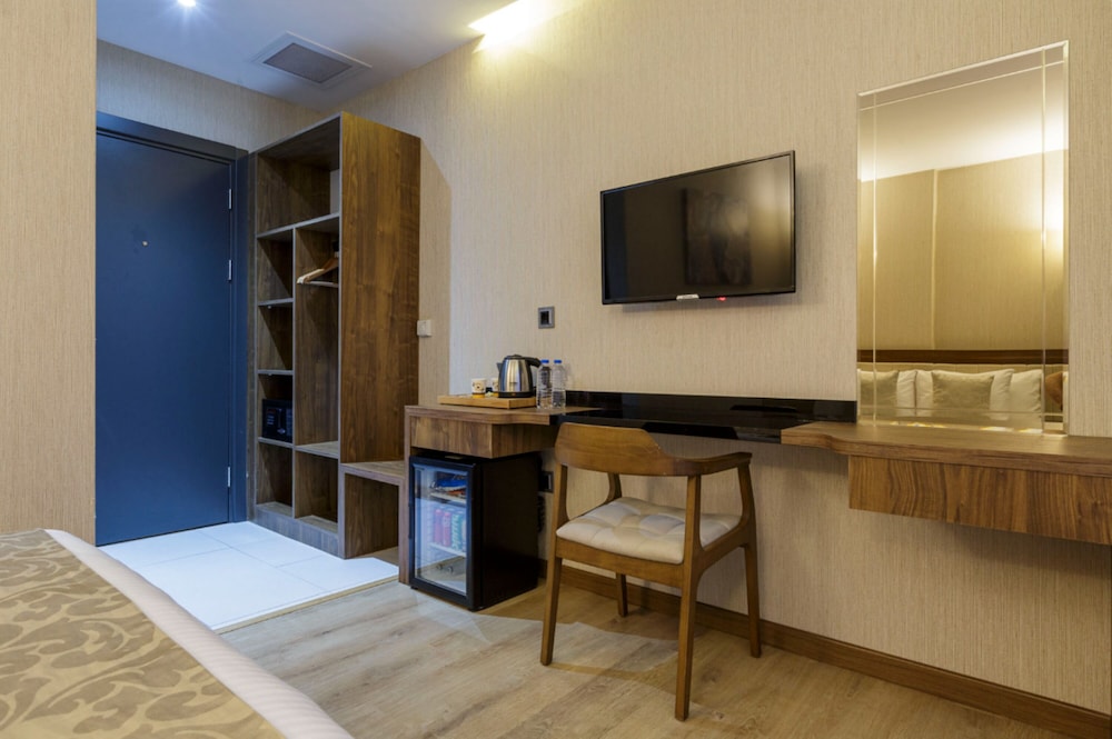 Deluxe Room - Photo 5