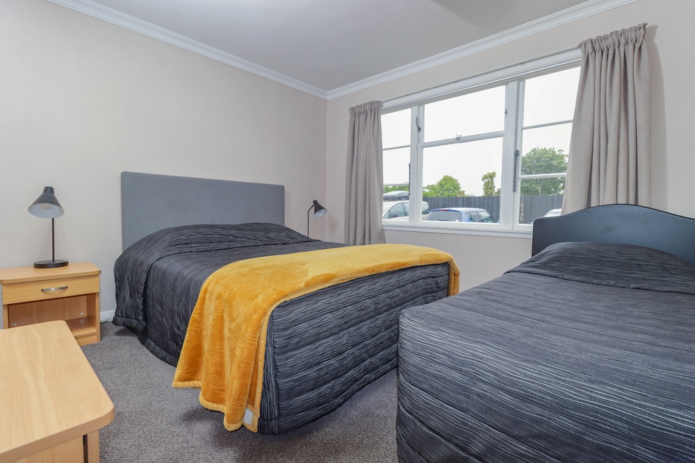 Standard Suite, 2 Bedrooms, Non Smoking, Shared Bathroom (Unit) photo 2