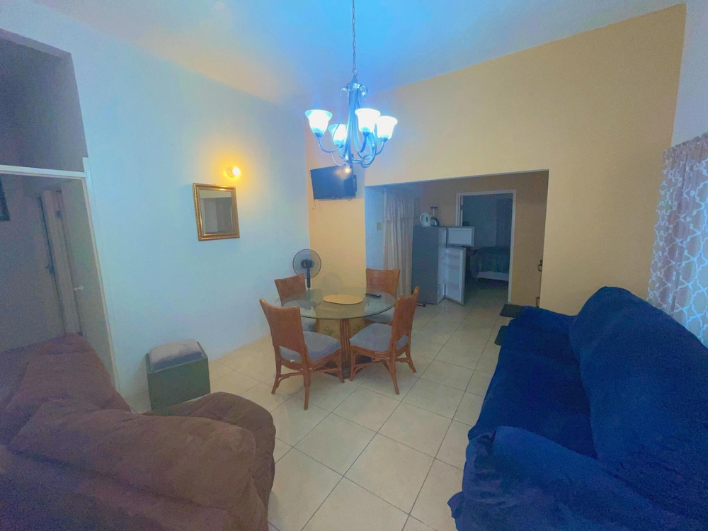 Family Apartment, 2 Bedrooms, Garden View photo 3