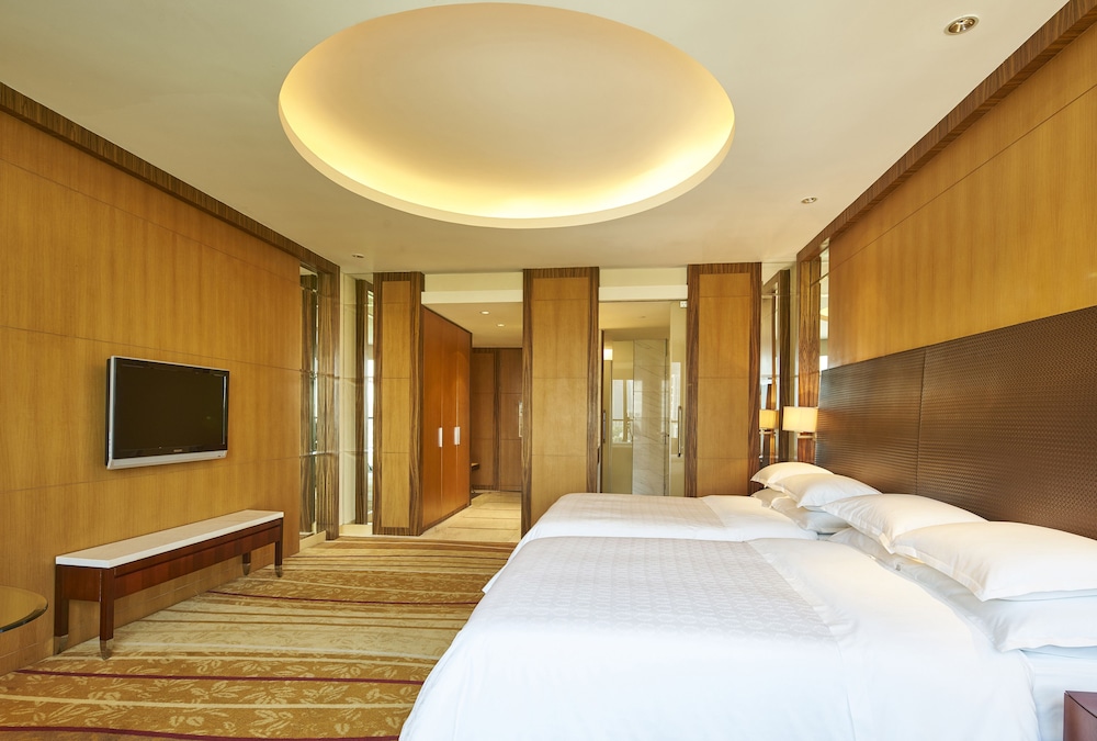 Room, 2 Twin Beds, Balcony, City View