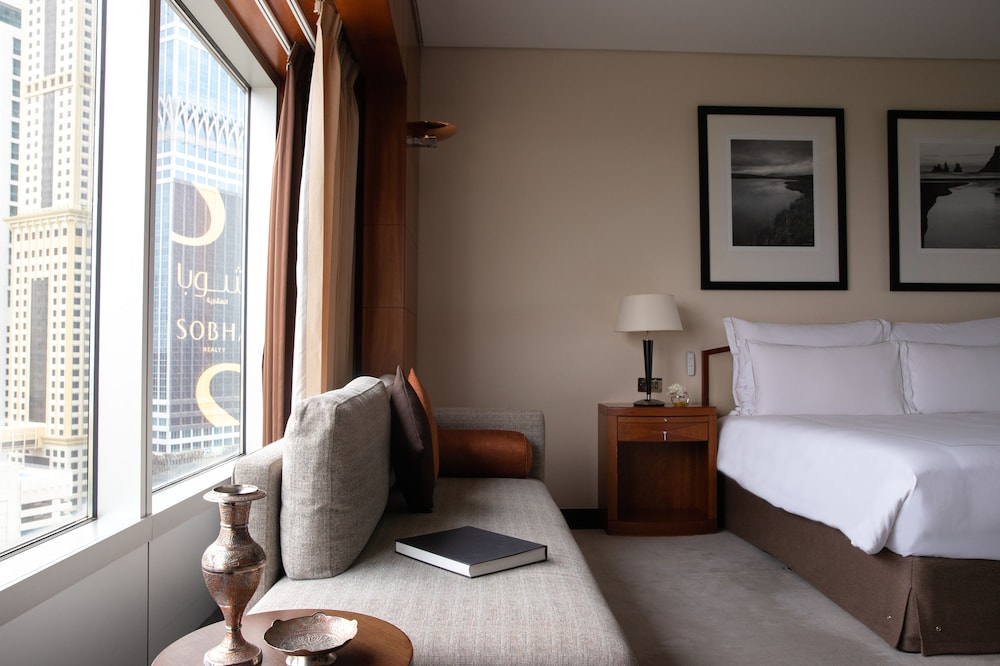 Deluxe Room - Photo 11