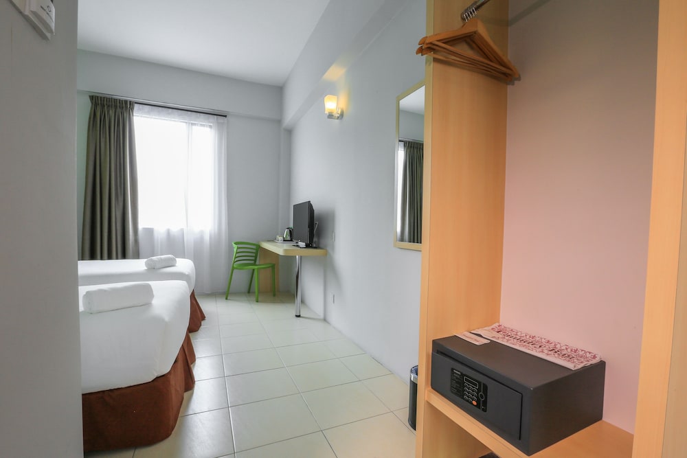 Superior Twin Room, 2 Twin Beds photo 2