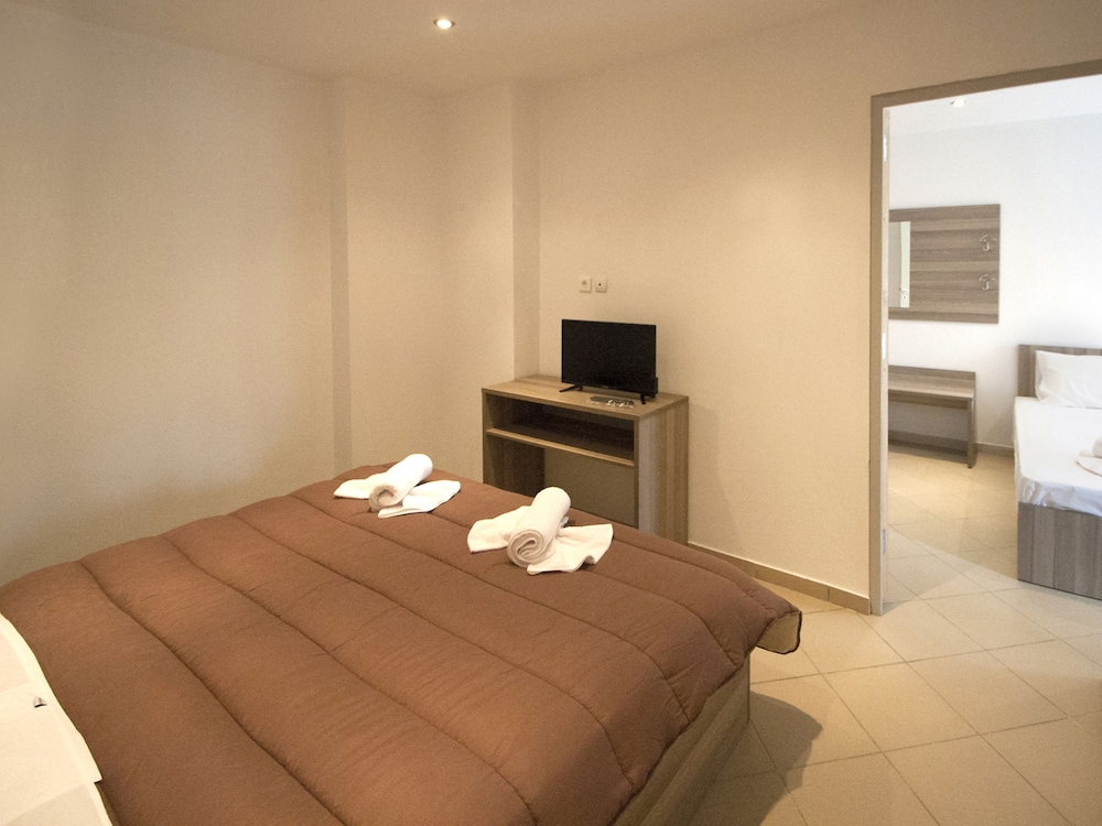Room, 2 Bedrooms