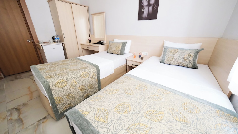 Economy Double or Twin Room, 2 Bedrooms photo 3