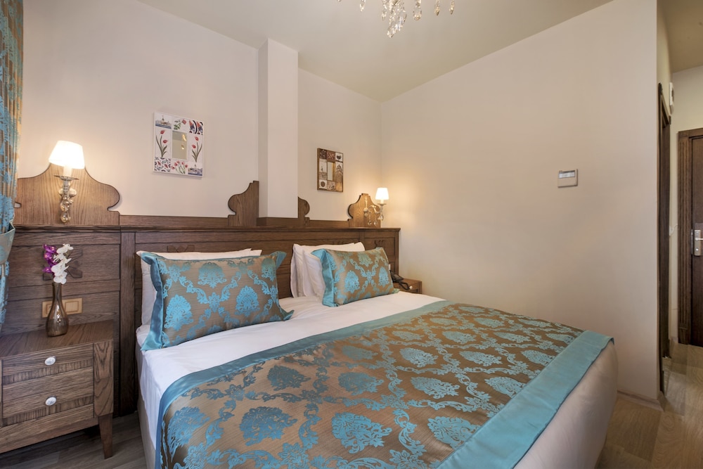 Standard Double Room, 1 King Bed photo 3