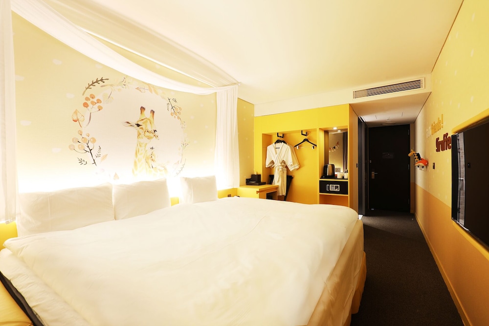 Kids Room (Complimentary Pool Access for 3) - Photo 4
