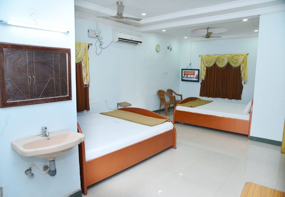 Basic Double Room photo 2