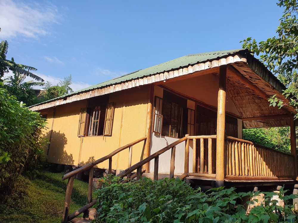 Luxury Cottage, 2 Queen Beds photo 1