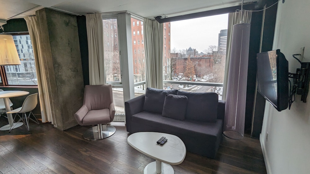 Loft, 1 Queen Bed - Photo 4