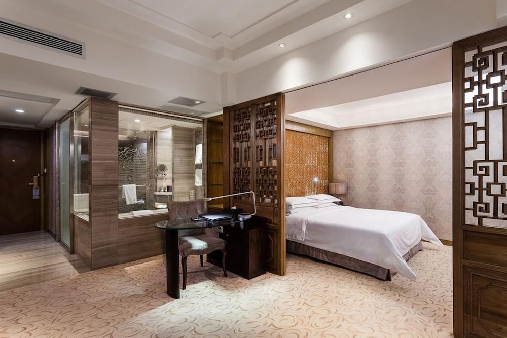 Small Suite Room