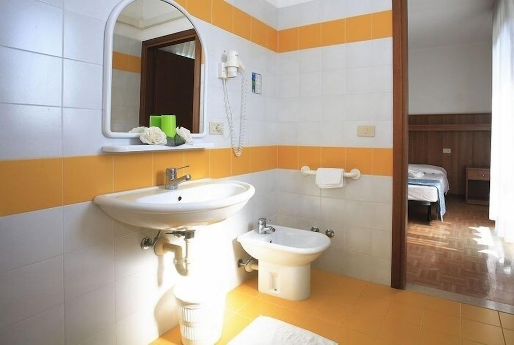 Family Quadruple Room, Multiple Beds - Photo 10