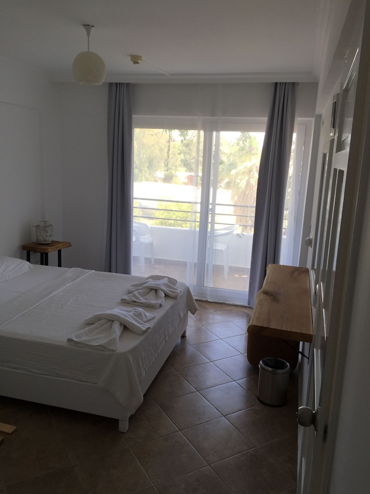 Standard Double or Twin Room photo 1