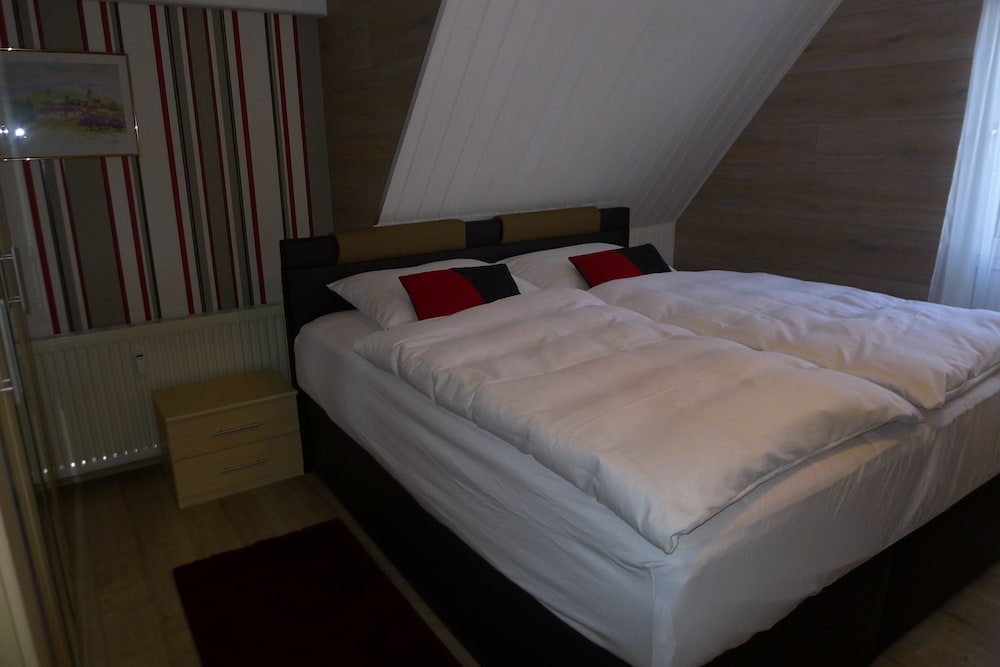 Comfort Condo, Multiple Beds, Private Bathroom, Canal View photo 2