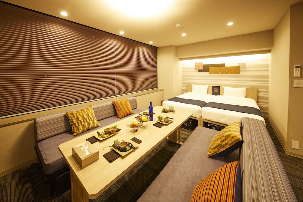 Grand Japanese Room thumbnail 6