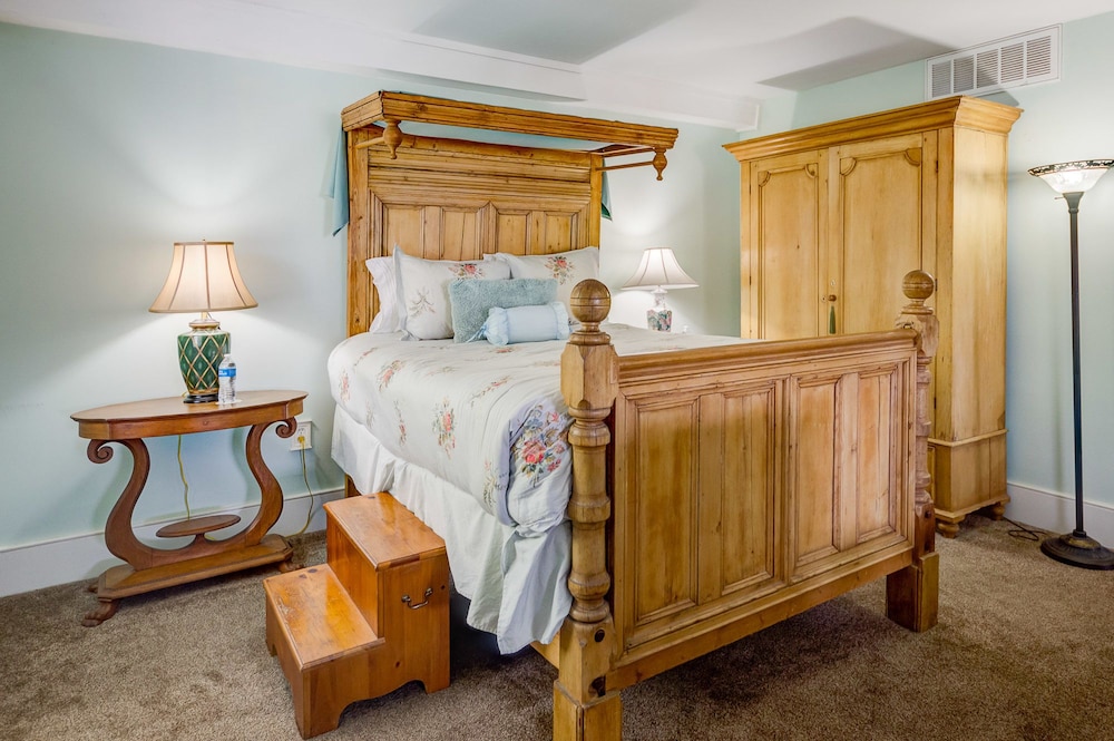 Magnolia Room photo 2