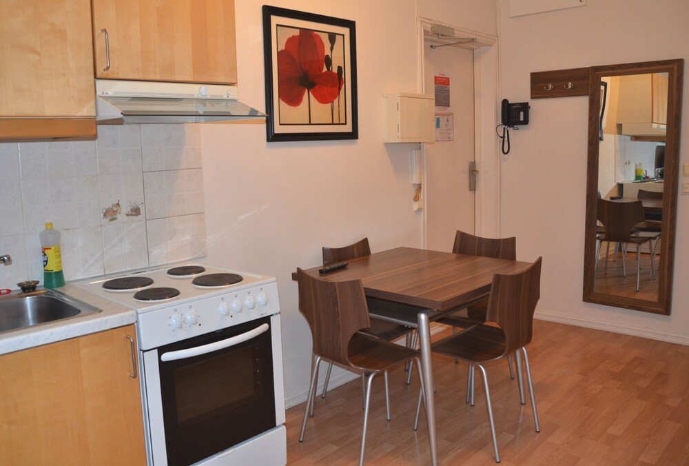 Budget Double Room - Photo 2
