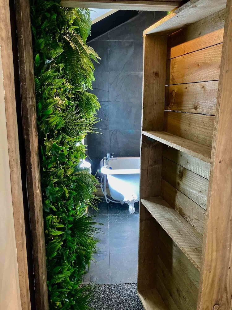 Twin Room, Private Bathroom (The Forest Store)
