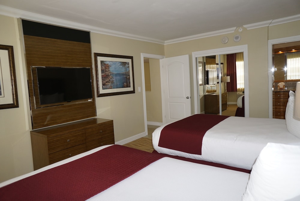 Suite, 2 Double Beds, Ocean View - Photo 2