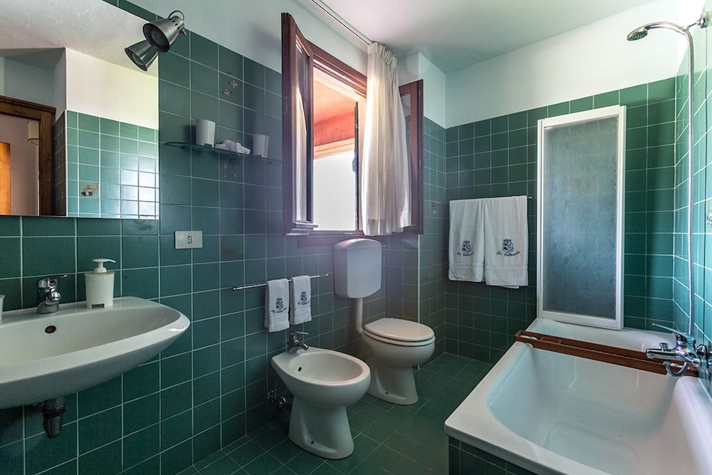 Villa, 4 Bedrooms, Ground Floor (Collinaccia) photo 3