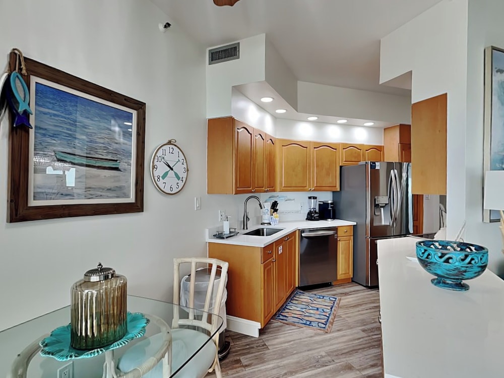 Condo, Multiple Beds, Balcony, Ocean View (#1610 - No Pets Allowed) photo 3
