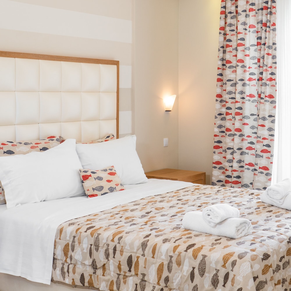 Superior Double or Twin Room, Beach View (Hotel Building) photo 1