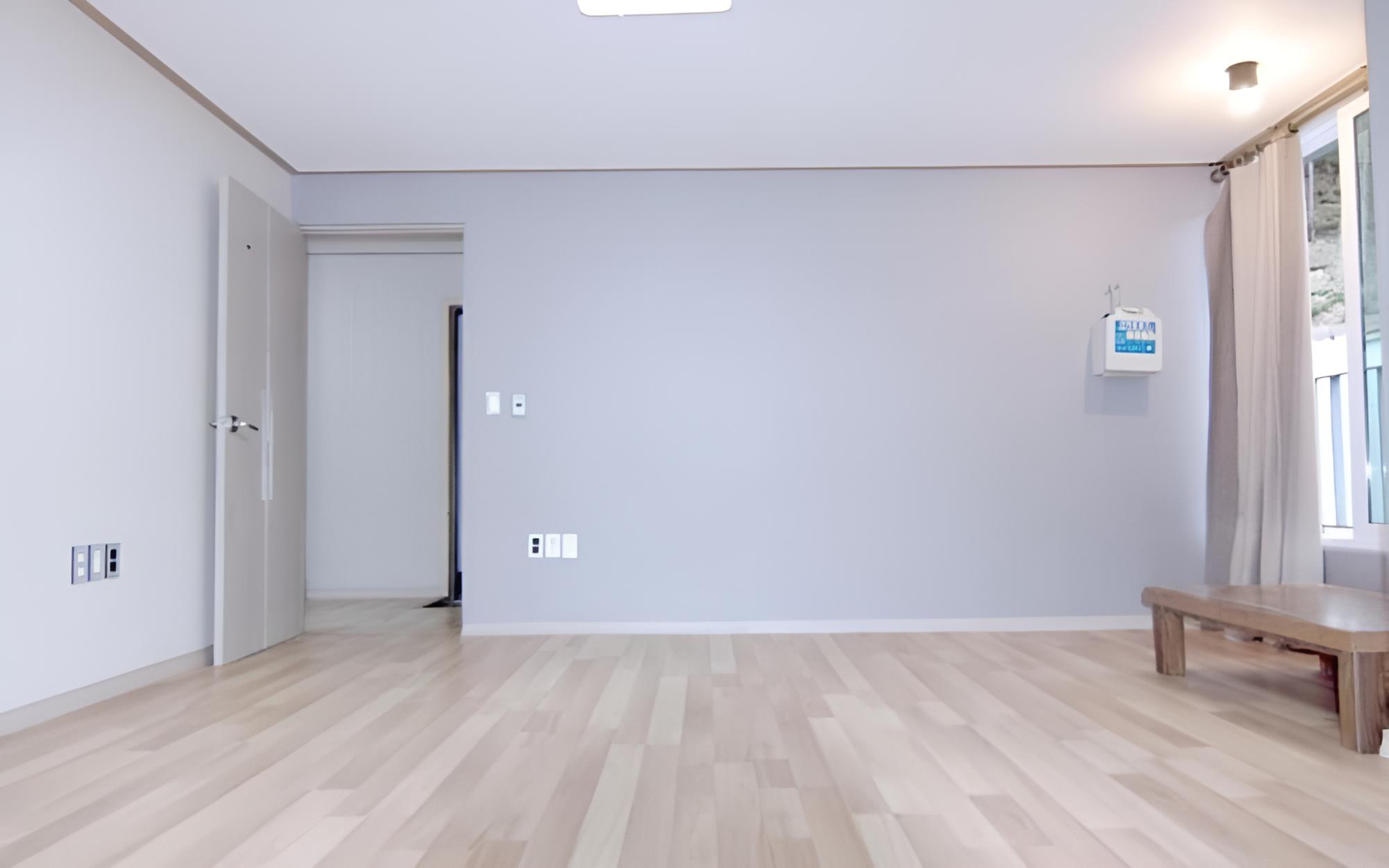 Room (Room 402 (Living Room + 1 Room))