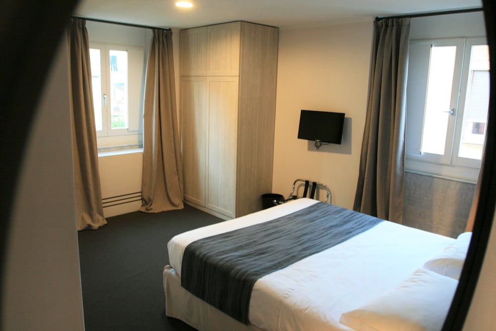 Standard Double Room - Photo 5