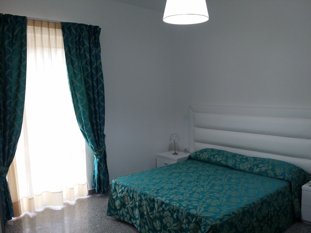 Deluxe Triple Room photo 3