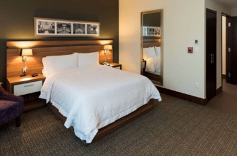 Room, 1 Queen Bed, Accessible (Hearing) photo 2