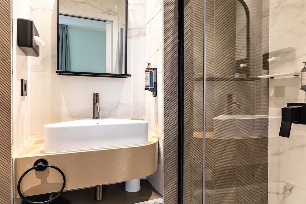 Hôtel Veryste & Spa Paris bathroom photo