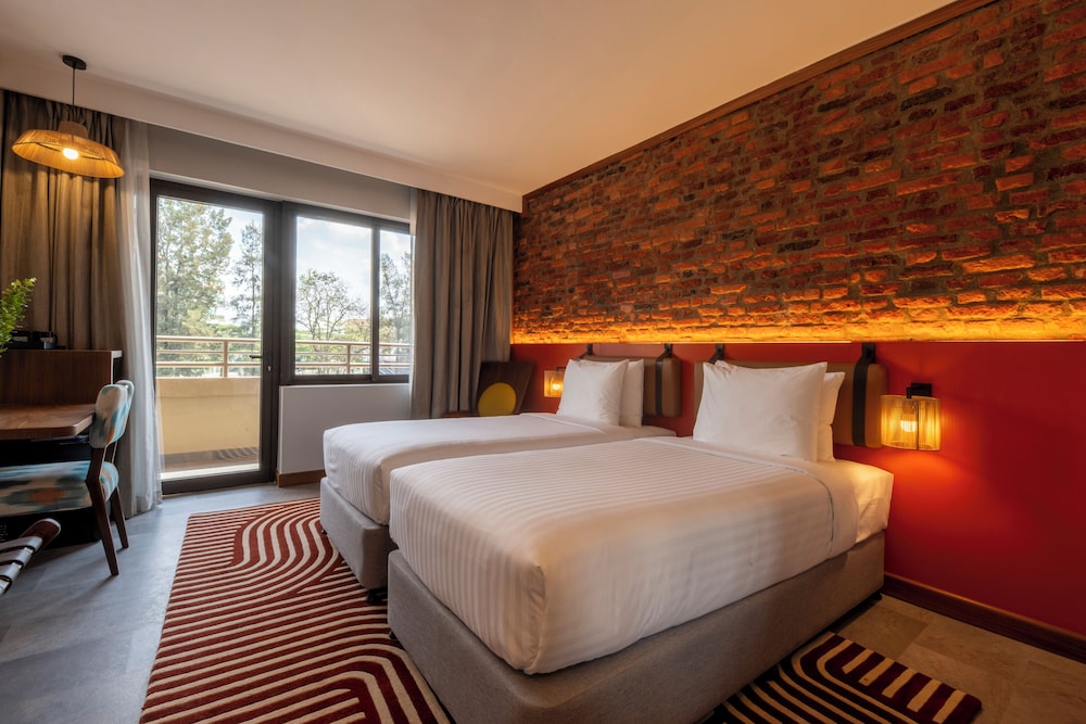 Superior Twin Room, Balcony, City View photo 1