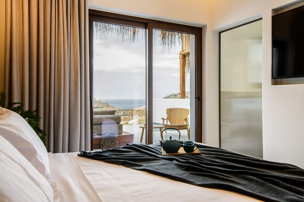 Super Deluxe Suite with Sea View and Private Pool