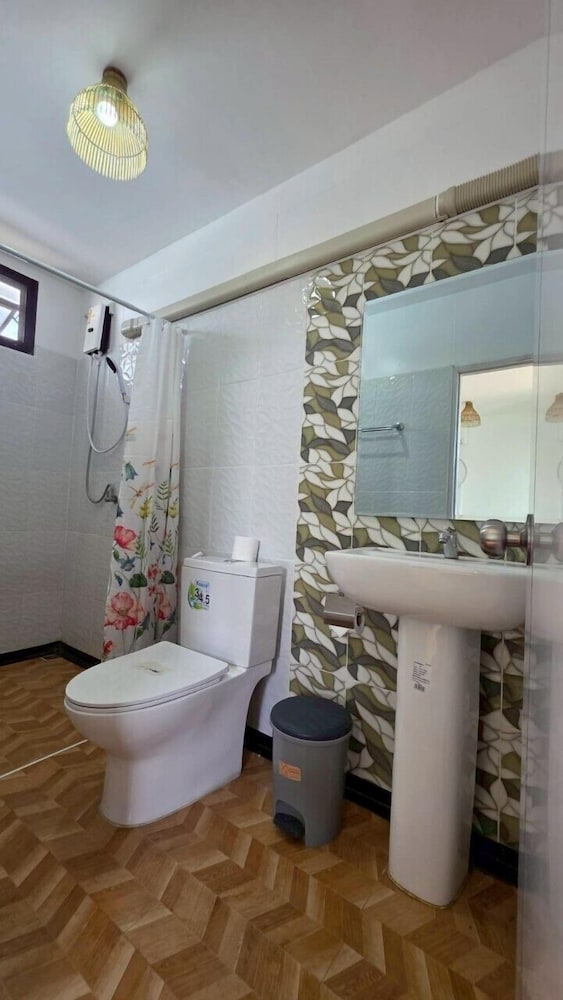 Superior Room, Queen Bed, Garden View photo 3