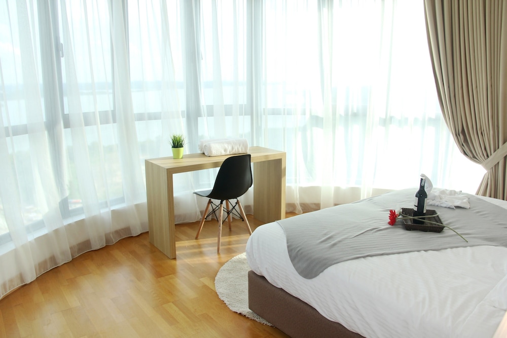 Executive Suite photo 2