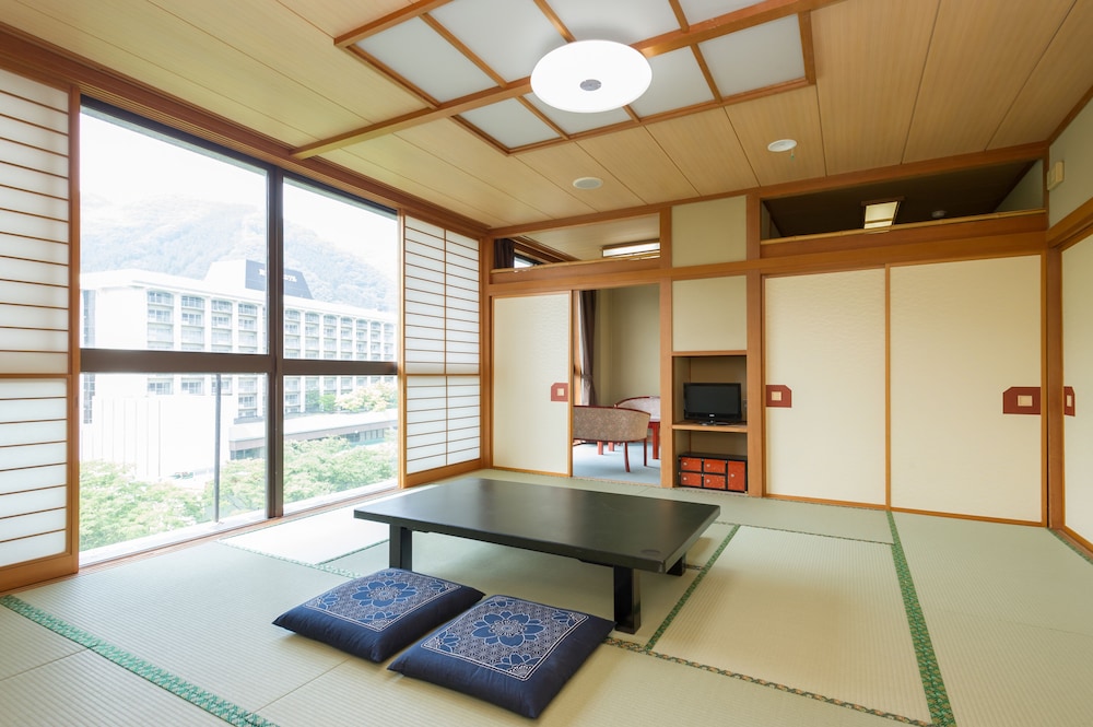 Special Japanese Room Shared Bathroom, Non Smoking photo 2